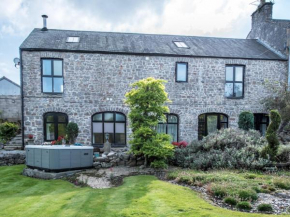 Pass the Keys Spacious converted barn with hot tub Sleeps 8